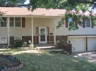 17912 Cheyenne Dr, Independence, MO 64056