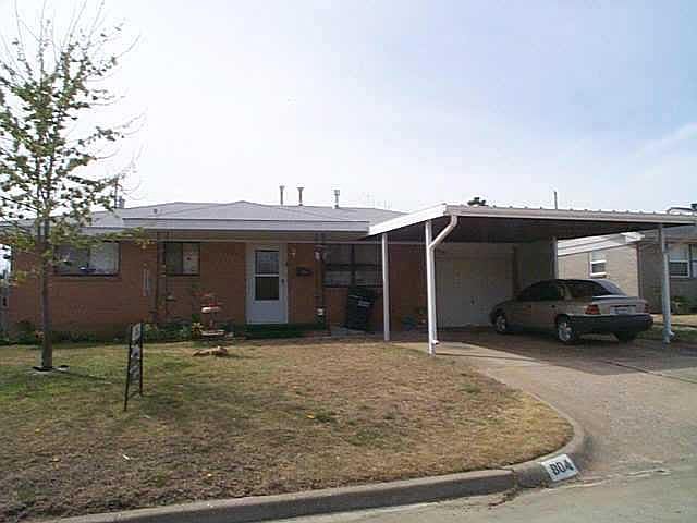 1st image of 804 NW 9th St #Townhouse