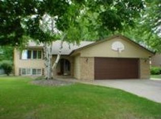 936 97th Ln NE, Blaine, MN 55434