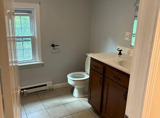 288 Riverside St APT 3, Oakville, CT 06779