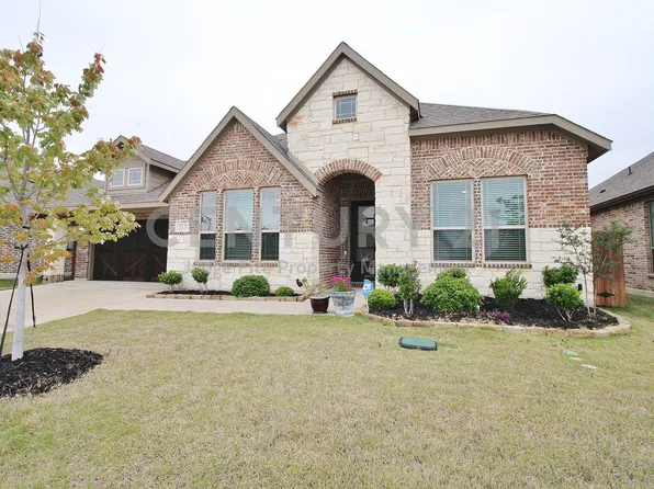 217 Resting Place Rd, Waxahachie, TX
