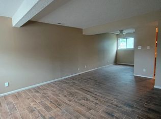 5232 SW 23rd St, Topeka, KS 66614