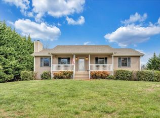 300 Royal Estates Blvd, Wirtz, VA 24184
