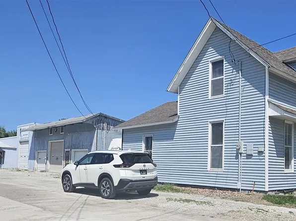 412 E 3rd St, Washington, IA 52353