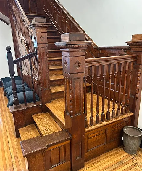 LOVELY HISTORIC STAIRCASE