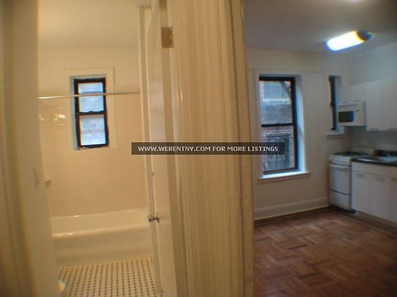 4th image of 4328 39th Pl APT 37