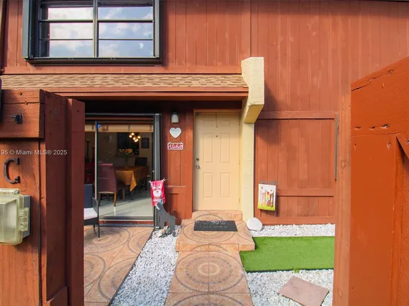 6927 SW 115th Pl #C38, Miami, FL 33173