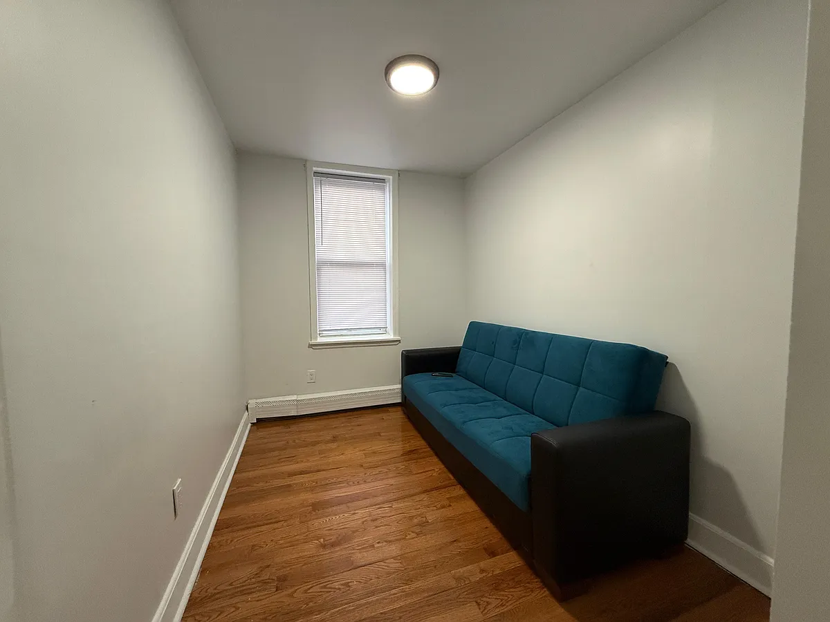 Building Photo - 25-27 E 17th St #1