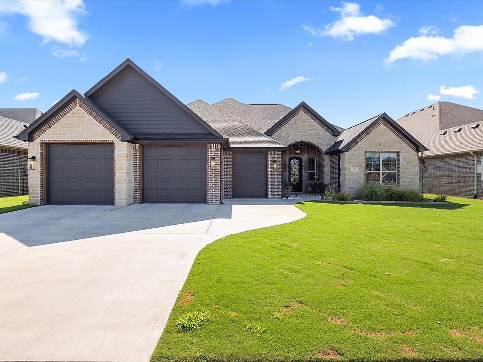 1st image of 104 Spieth Ct