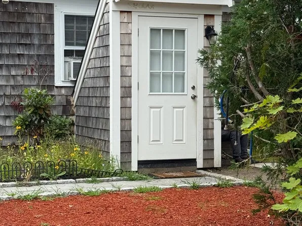 280 Winter St, Hyannis, MA 02601