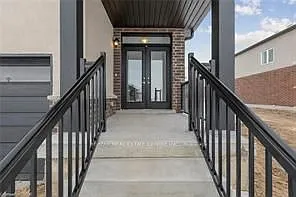 123 Maple St — Photo 2