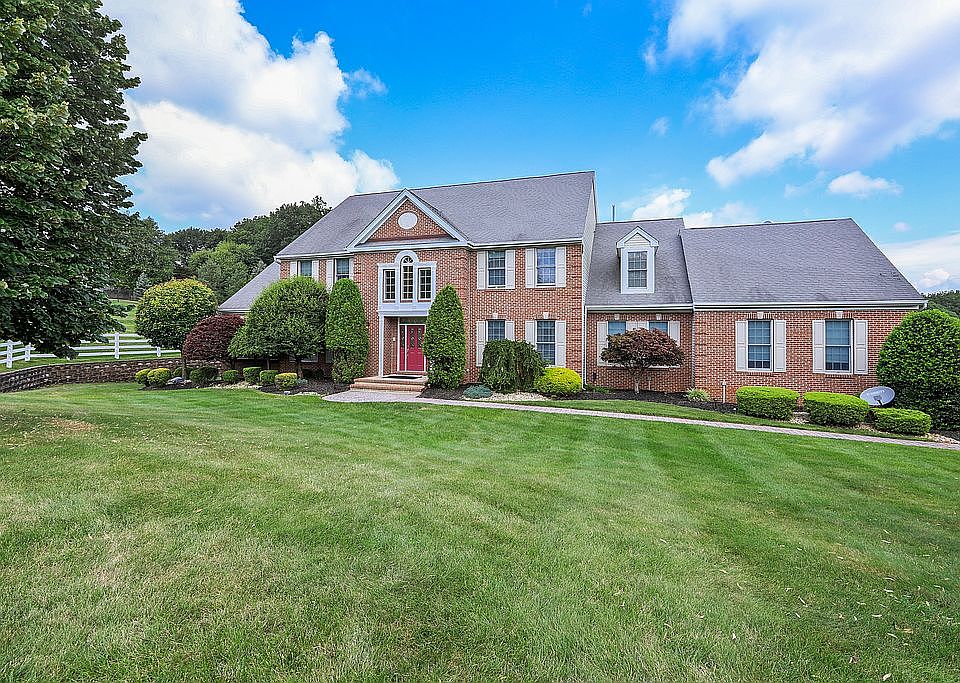 1st image of 12 Hannah Mount Dr