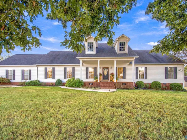 23050 Black Rd, Athens, AL 35613
