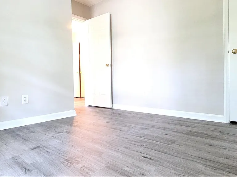 303 Woodstar Dr — Photo 10