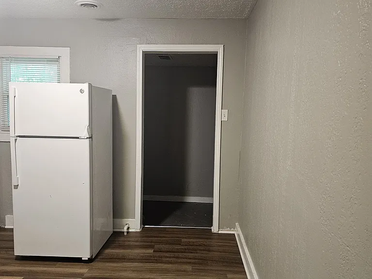 6804 Twin Dr — Photo 8