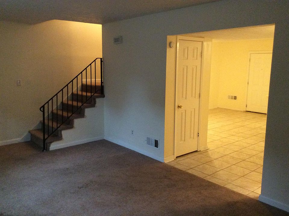 1st image of 2130 Golfview Dr SE