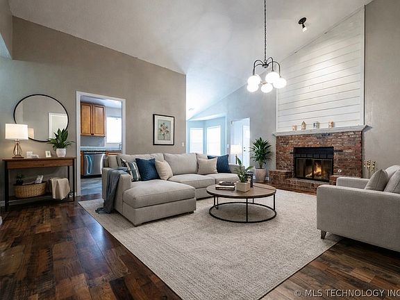 3rd image of 4403 W Madison Pl