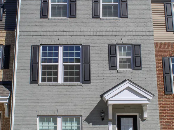 3008 Pinebrook Rd, Landover, MD 20785