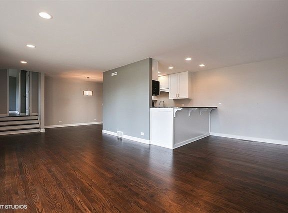 4th image of 714 S Ahrens Ave