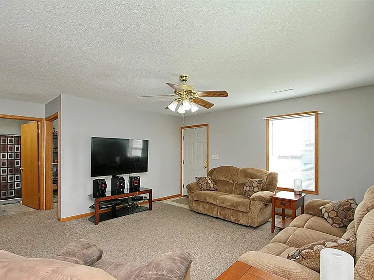 2503 Aster Ave — Photo 5