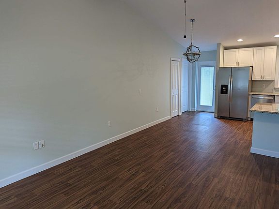 4th image of 1304 E Ohio Ave