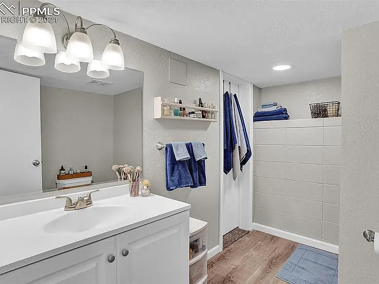 513 Rose Dr — Photo 25