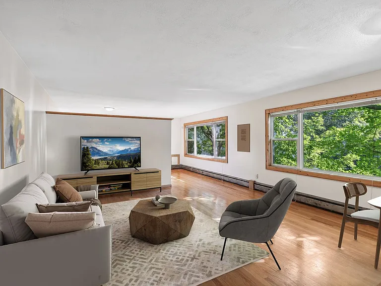 501 Ashland Ave — Photo 1