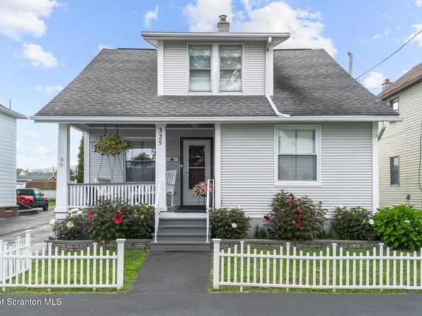 325 Oak St, Peckville, PA 18452