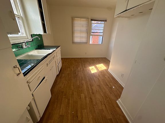 4th image of 1945 W Vernon Ave Unit 1/2