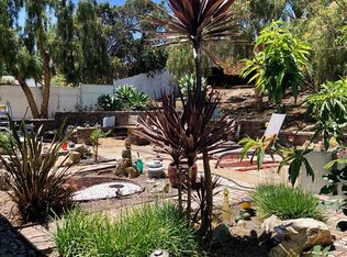 527 Blackbird Dr, Vista, CA 92083