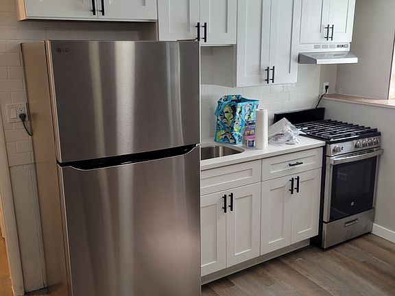 3rd image of 4101 N Leamington Ave #G