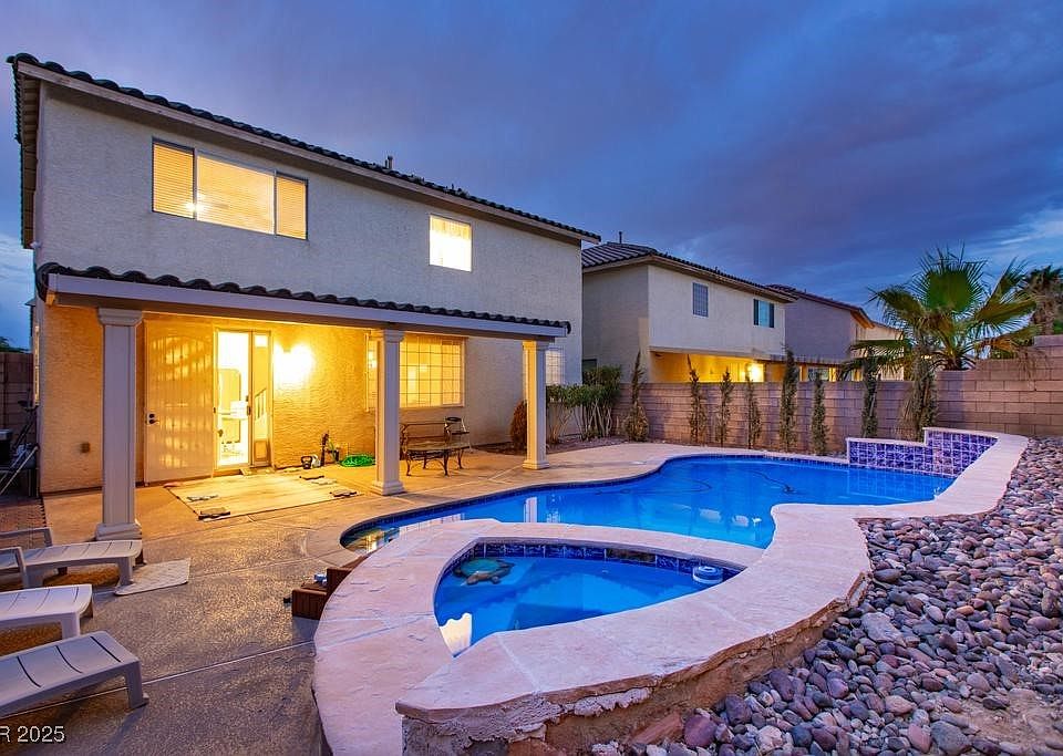 1st image of 3043 Jacaranda Dr