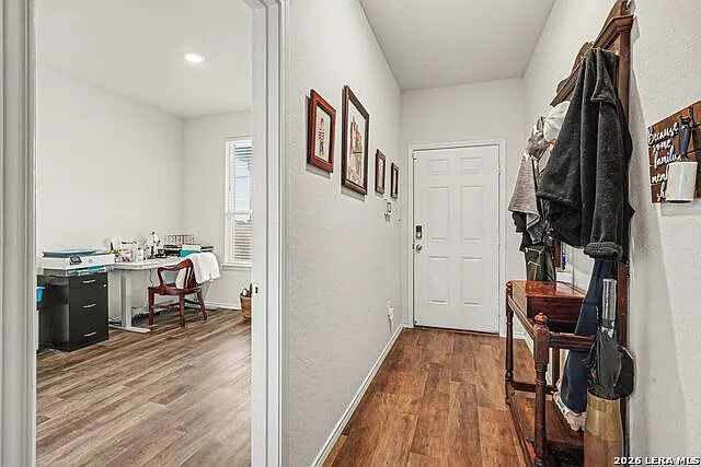 4 bed, 2.0 bath, 1690 sqft, $1,950 — Photo 4