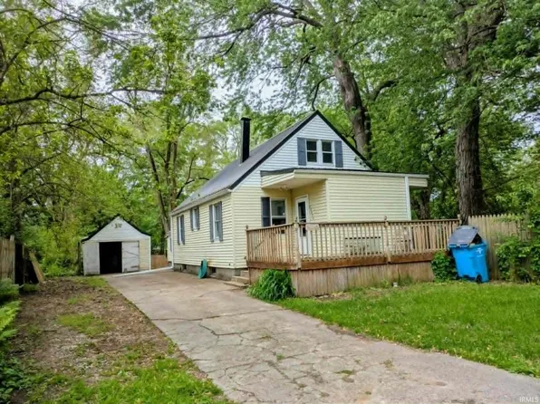 25092 Grover St, Elkhart, IN 46514