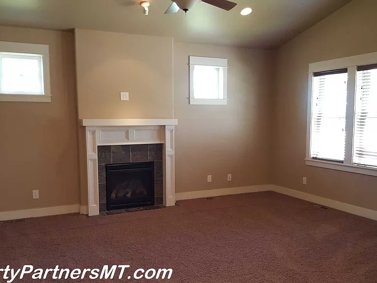 3157 Spring Ridge Dr — Photo 2