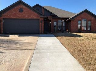 621 Greenfield Dr, Yukon, OK 73099
