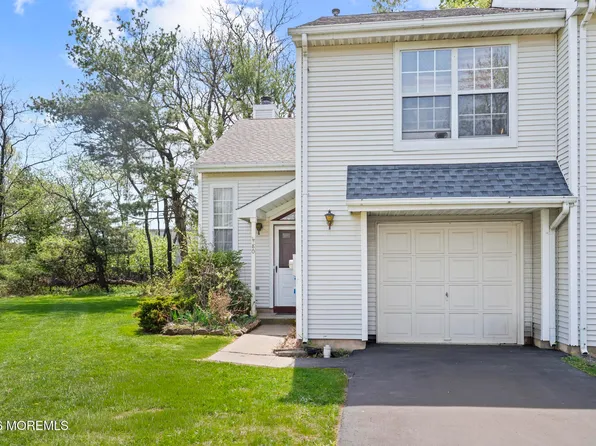 80 Malibu Drive, Eatontown, NJ 07724