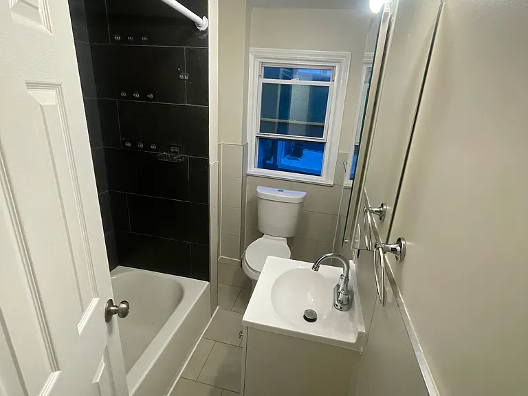 129 Maple Ave #3 — Photo 2