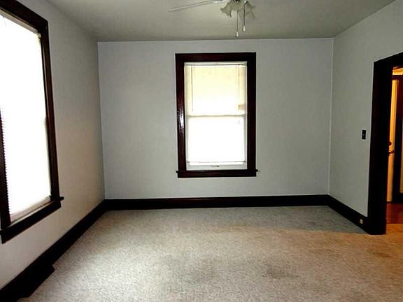 2nd image of 1637 Poplar St