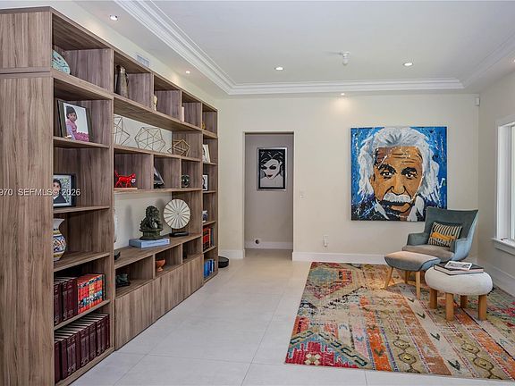 4th image of 5620 Alton Rd