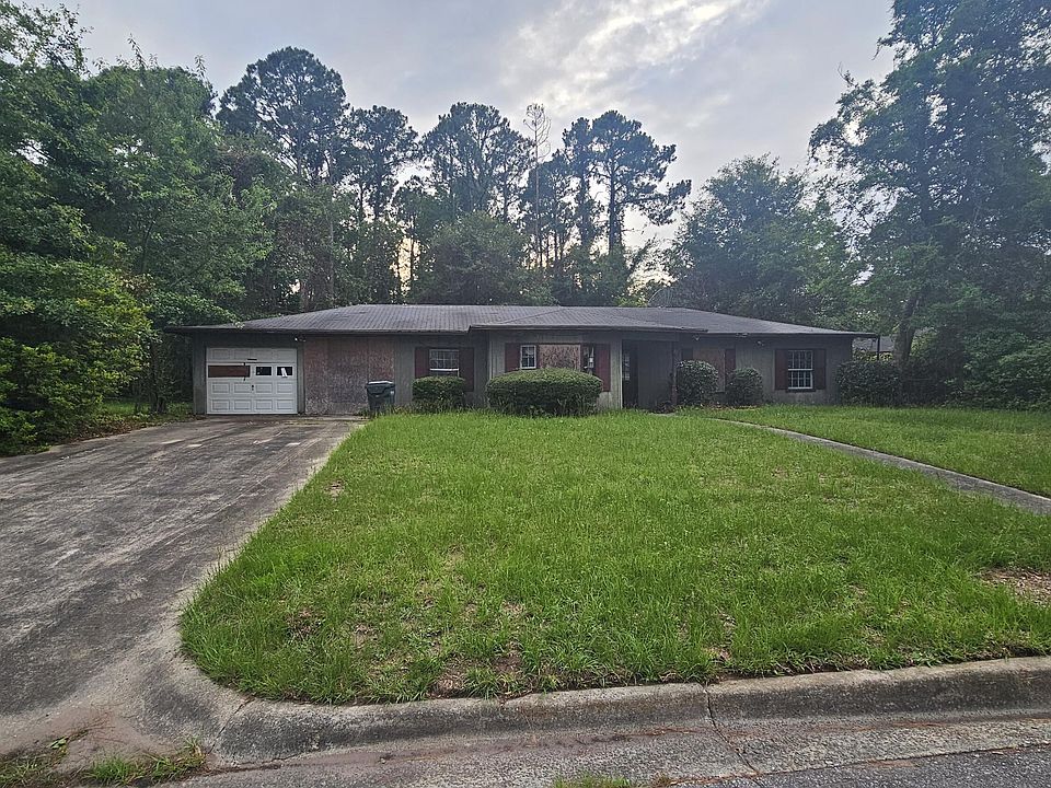1st image of 77 Hornet Dr