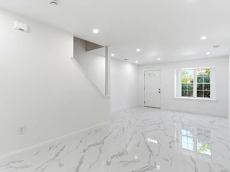 88 Irvine Turner Blvd — Photo 4