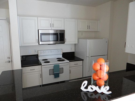 3rd image of 630 S Sapodilla Avenue #Ph14