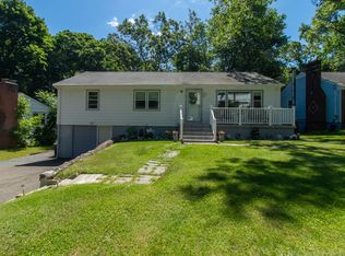 55 Seneca Rd, New Haven, CT 06515