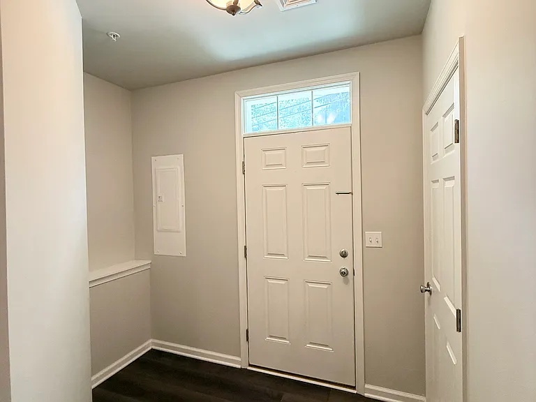 358 E Nesquehoning St — Photo 4
