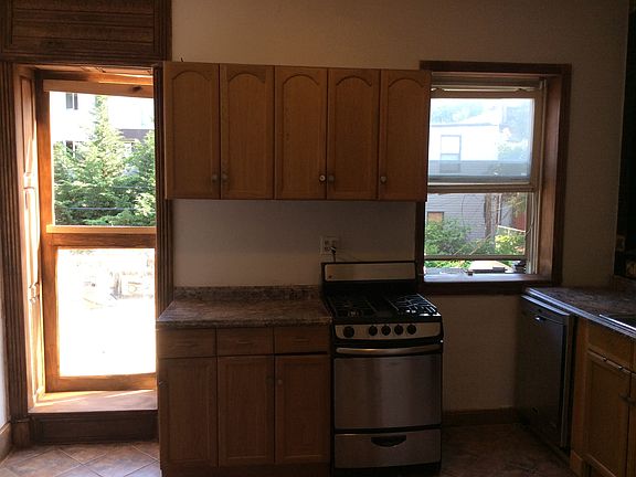 3rd image of 942 Atlantic Ave #1