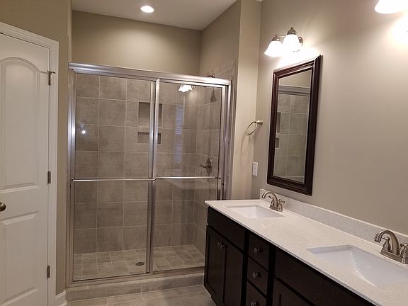 5th image of 206 Kings Way