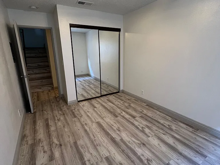 236 S Curtis Ave #E — Photo 8