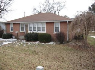 217 W Progress St, Arthur, IL 61911