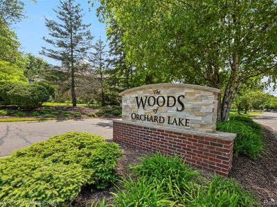 3251 Long Meadow Ct, West Bloomfield, MI, 48324